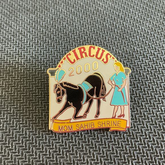 Sahib Shrine Circus Mom and Dad Pins Mixed lot set of 3,  96 98 00 - Picture 4 of 7